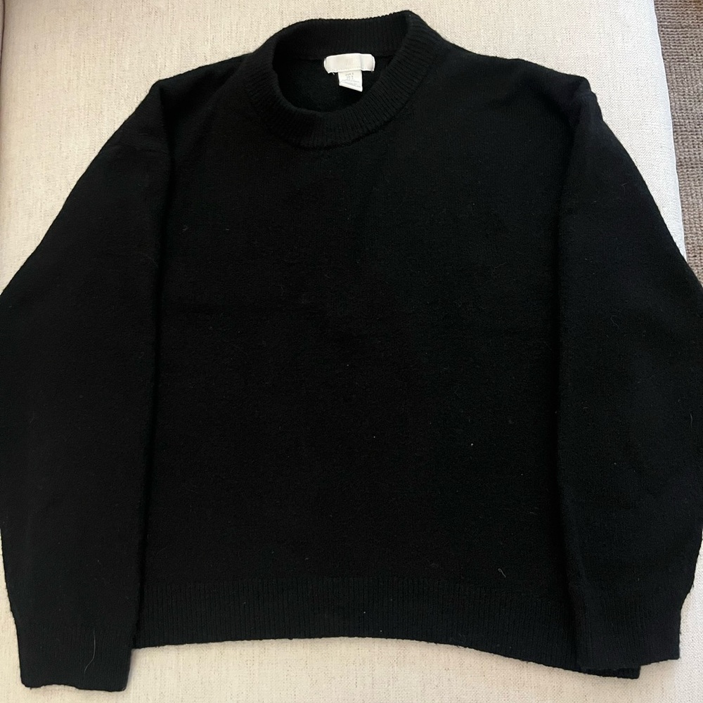 H&M black crewneck